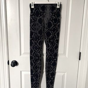 Lululemon Snake print Leggings